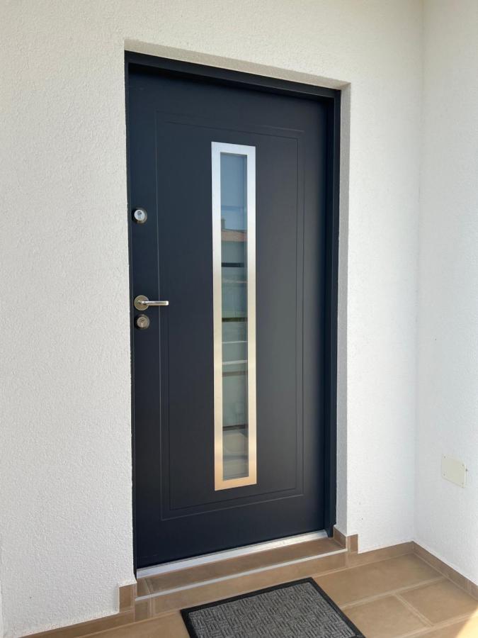 Modern Home Ula Brtonigla Luaran gambar