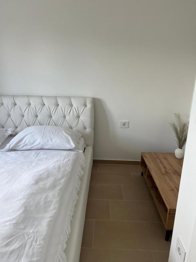 Modern Home Ula Brtonigla Luaran gambar