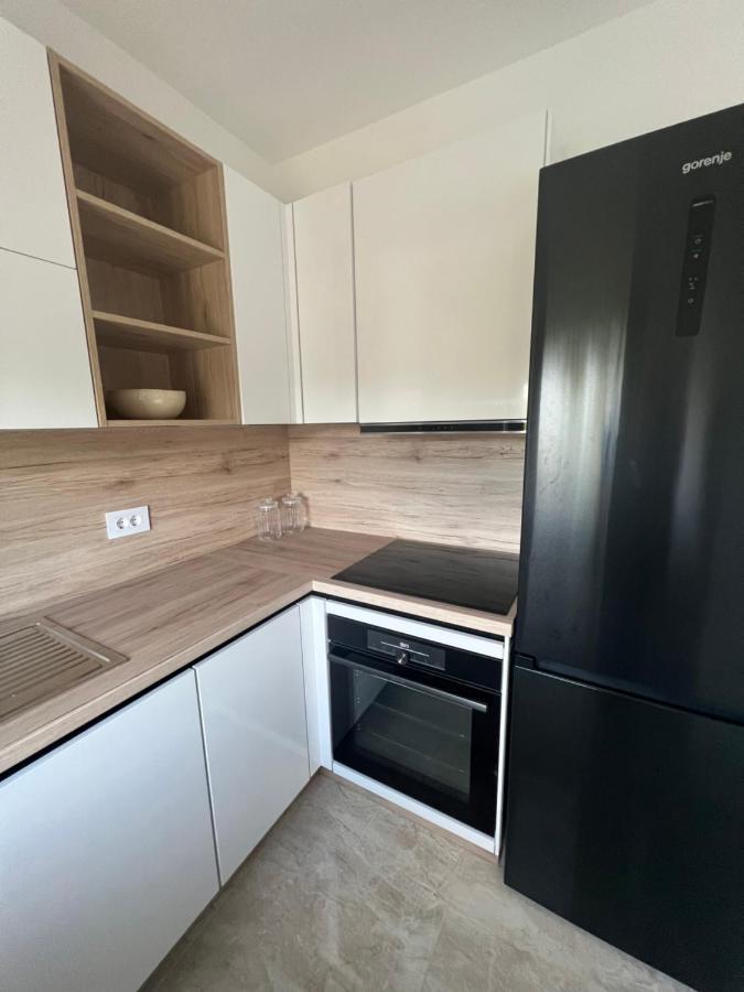Modern Home Ula Brtonigla Luaran gambar